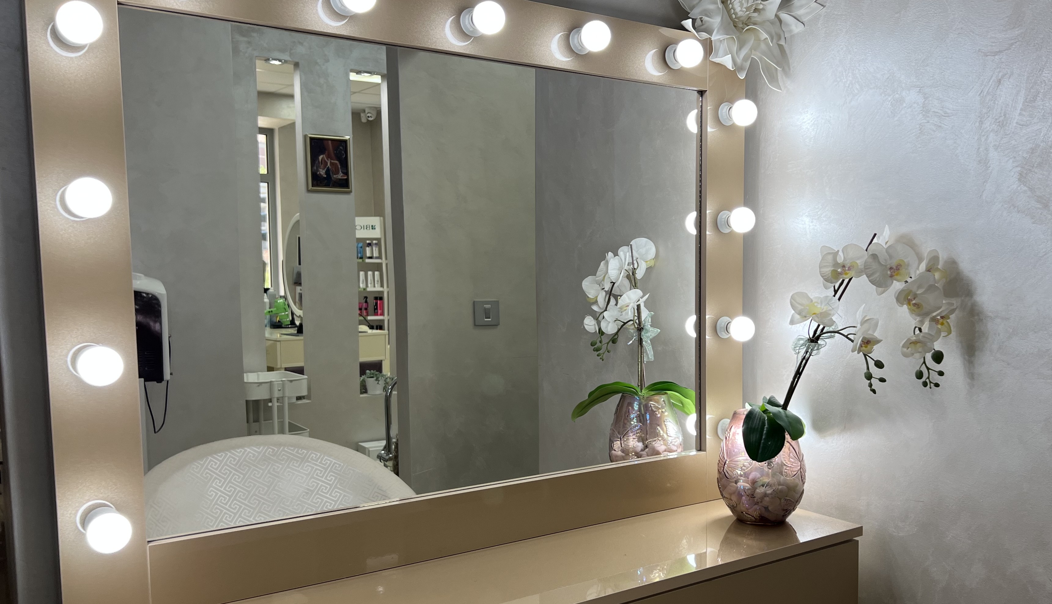 Salon interior 1